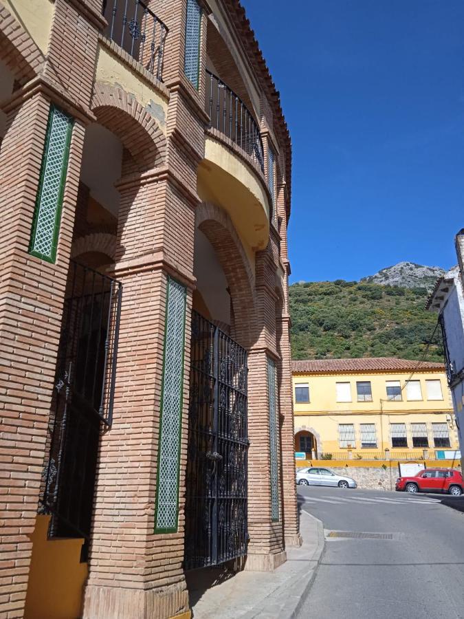 Pension La Sierra Cortes de la Frontera Exterior photo